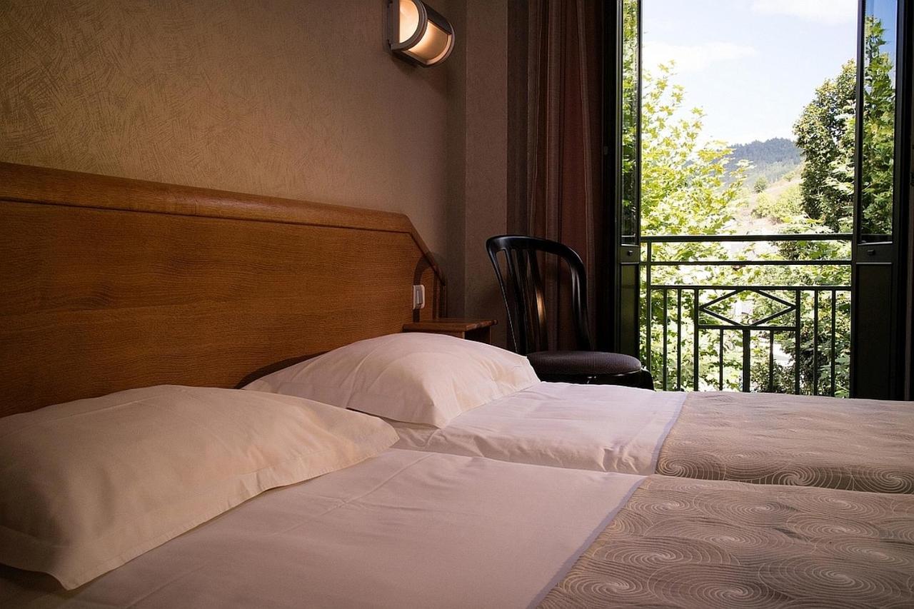 Logis Hotel Restaurant Le Mont Aigoual Meyrueis Eksteriør billede