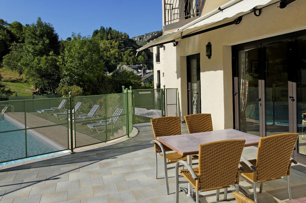 Logis Hotel Restaurant Le Mont Aigoual Meyrueis Eksteriør billede