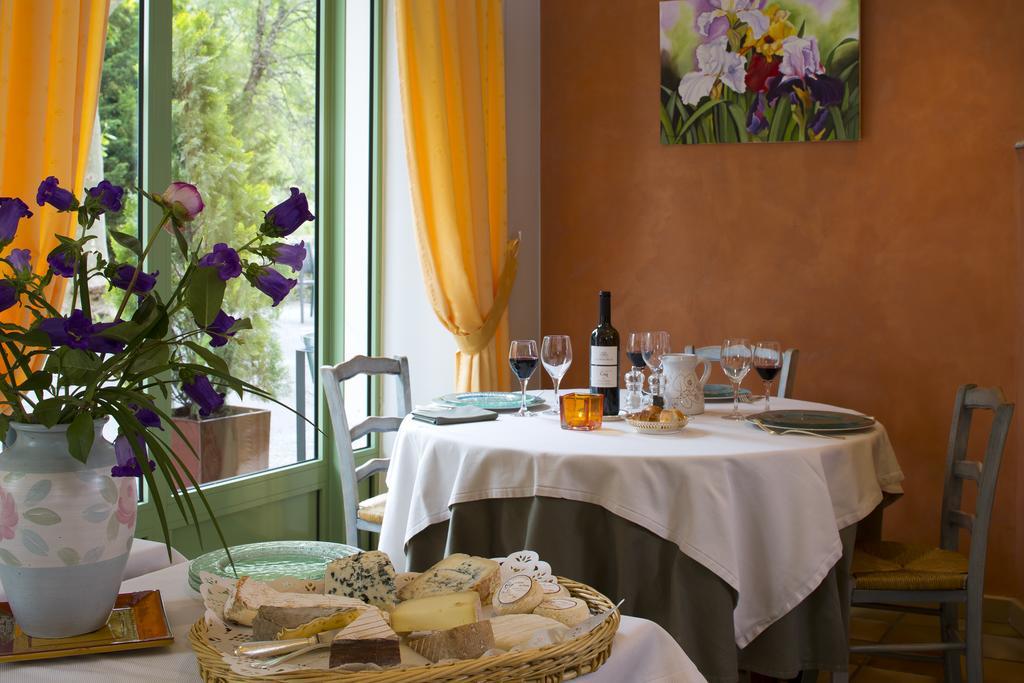 Logis Hotel Restaurant Le Mont Aigoual Meyrueis Eksteriør billede