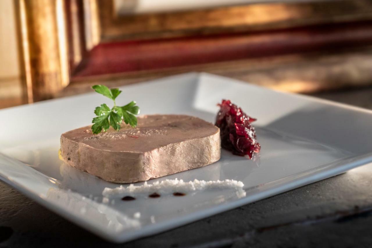 Logis Hotel Restaurant Le Mont Aigoual Meyrueis Eksteriør billede